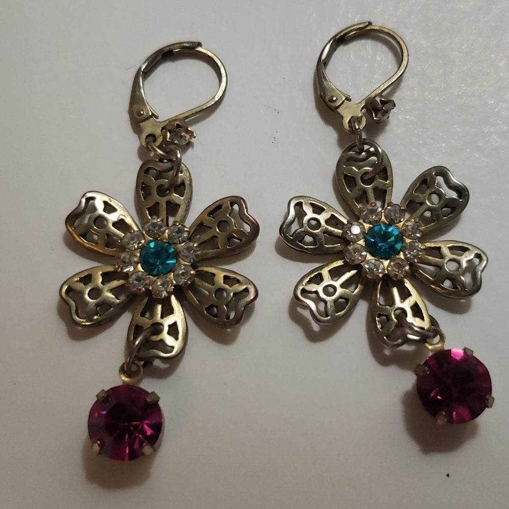 Cute Colorful Fashion Earrings.
